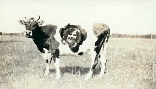 Porn photo Ditha Reed in a Holstein, 1917.