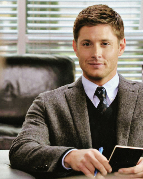 savingpeoplehuntingpie:  winchesterboysss:  15/50 (even more) pictures of Dean Winchester  SWEATER. VEST. 