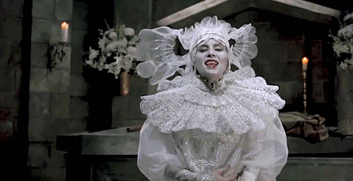 credencesbarebone:  Bram Stoker’s Dracula (dir. Francis Ford Coppola, 1992)