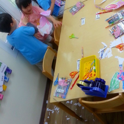 Sometimes the creative process leads to chaos. #kindergarten #유치원 #한국 #teacher #teachinginkorea #kid