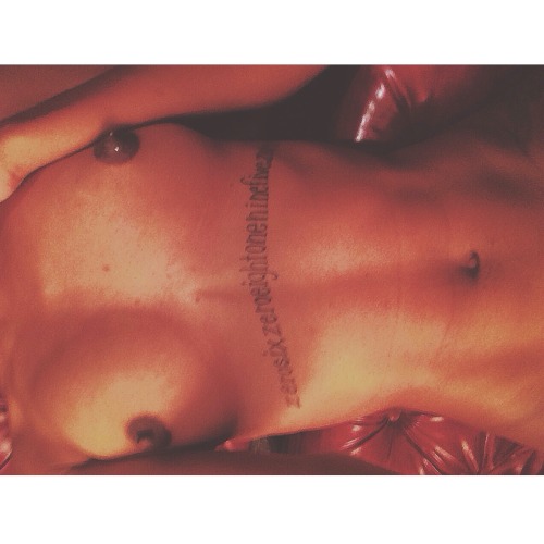 piercednipples:   Submitted by thekneegrowbarbie