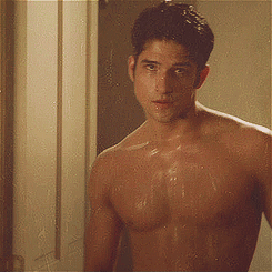 americasnext-topsupreme:Why do i watch Teen Wolf you ask?   the uh storyline…is really good and…  character arcs…   and uh quality writing..   yes..that stuff   