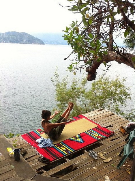 girls-do-yoga:  Yoga girl http://yoga-girls.blogspot.com/  Want this to be me.