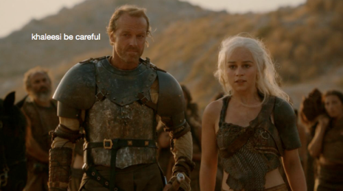 broodinghunx:moeoftoe:i’m sorry i was watching this scene and omg jorah’s fucking face the whole tim