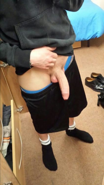dirtysmellysocks:  gaytwinksboysnude:    I’m on my Cam Now Check Me Out -Click Here- #ReblogMe ツ  http://dirtysmellysocks.tumblr.com/