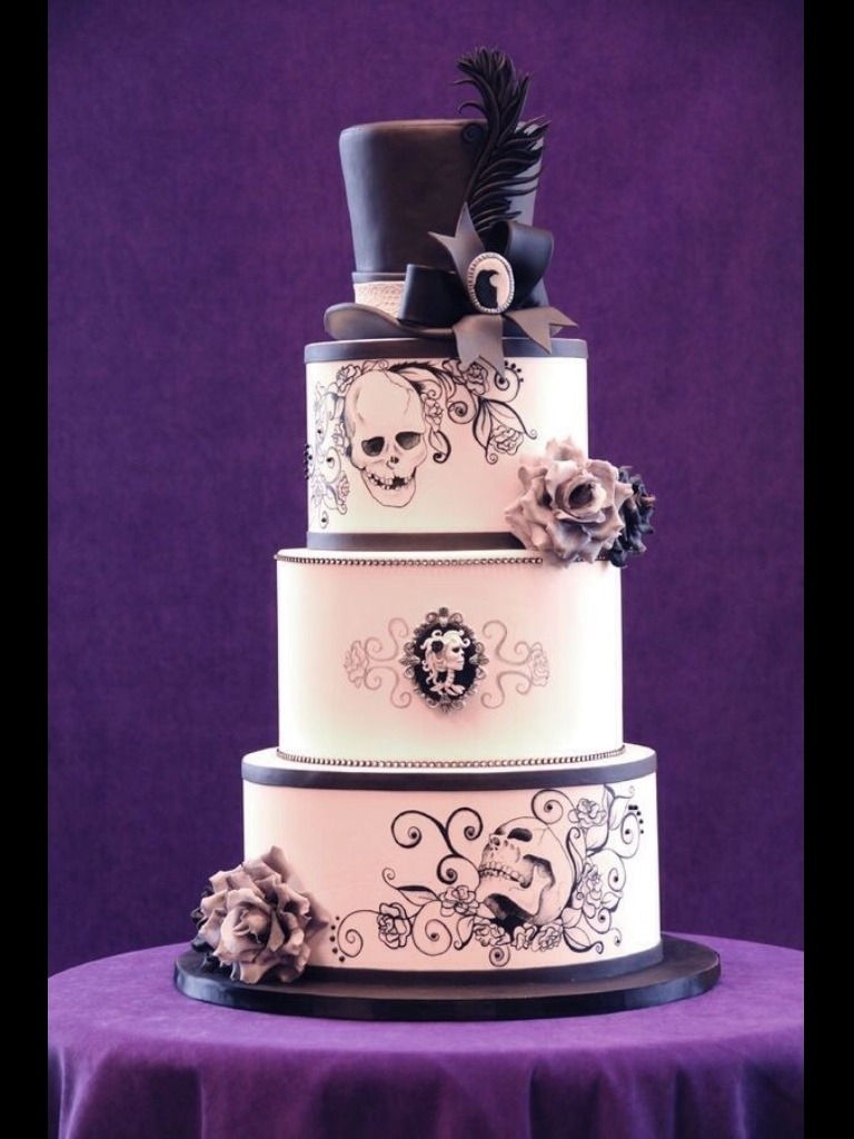 sacre-phantasm:  Goth wedding cakes