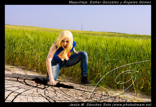 sharemycosplay:  Kara Zor-El aka #supergirl roaming the fields. #cosplay #supersaturday http://itsukih.deviantart.com Check us out on twitter, http://twitter.com/sharemycosplay http://sharemycosplay.tumblr.com. Sharing the cosplay for you!