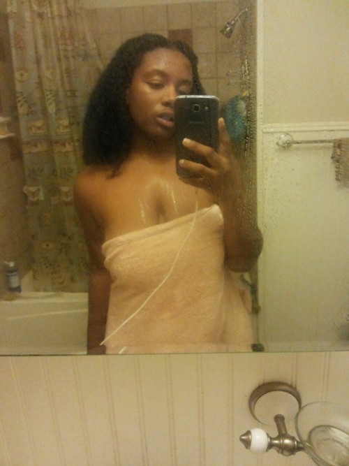 lovein-nyc:  Shower selfies💜