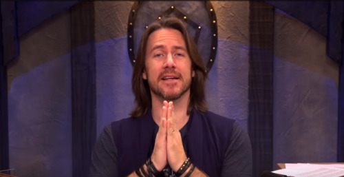 pausing-criticalrole: Reblog if you’re not afraid to have DM Jesus on your dash