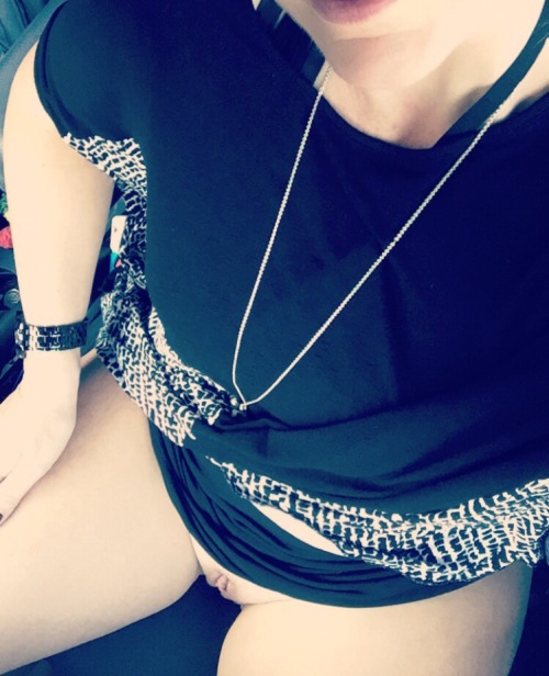 mywifeshot:  Happy hump day everyone 💋
