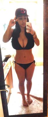 busty-slim-girls:  Hot bikini cleavage