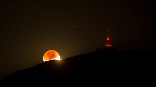 “Shadowed Moon And Mountain” Is The NASA Astronomy Picture Of The Day Of Today, July 18, 2019