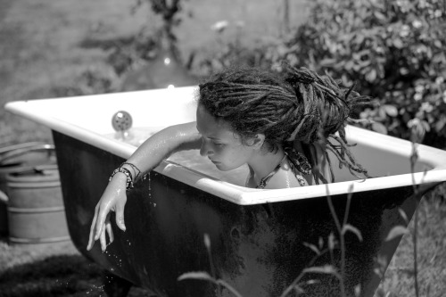 leilascompanion:  Miri outdoor bathing in our garden last weekend.2014 