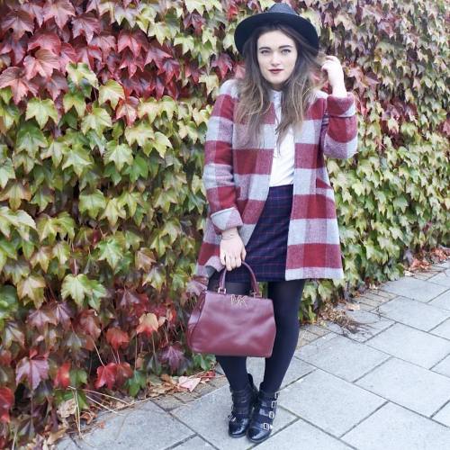 Have you caught up with the 2 new posts on Sophiabonbelle.com ? #vintage #ootd #autumn #fblogger #be