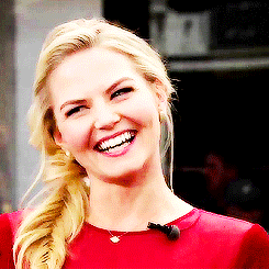 emmas-scoundrel:  Her smile is the most precious thing in the world (◡‿◡✿)