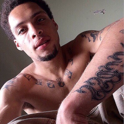 thequeenbait:  yourniggasdick:  Still daddy  This my brothers friend lmaooo 🤦🏽‍♀️