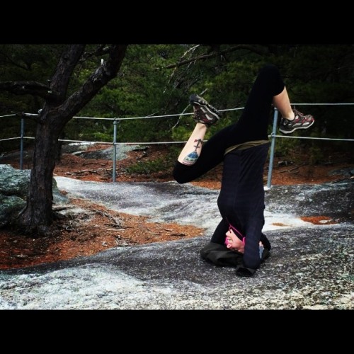 mygardenlife:I love yoga, but what makes my happy complete is hiking!! Also, Day 20 of #handstandlov