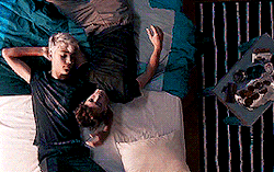 71d670f3f9f98ab342681401e9aba82035eb59e7.gifv