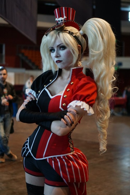 groteleur:  19 Comics Characters That Are Best Cosplayed By Women! http://rockinglifers.com/sa05l-that-are-cosplayed-comics-by-women-c6a9c