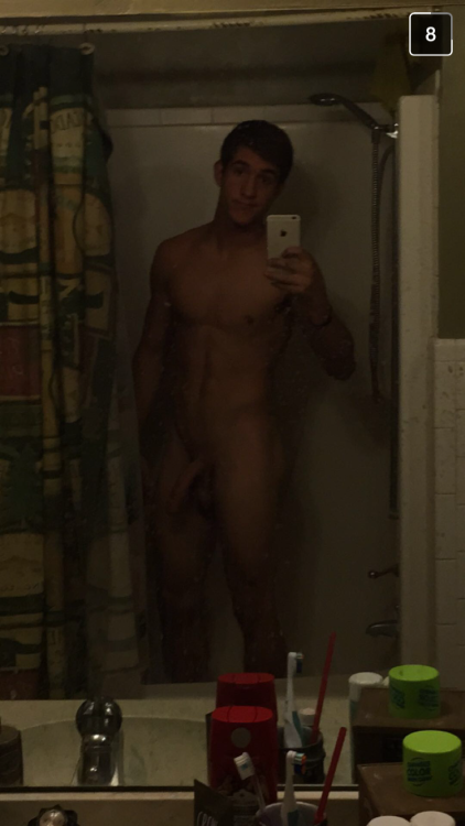 roygbiv1:  jacked sexy stud exposed on snapchat. Videos of him jacking off to come if this gets enough notes ;) 