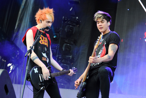 fivesource:[HQs] 5 Seconds of Summer performs onstage during the 2014 iHeartRadio Music Festival Vil