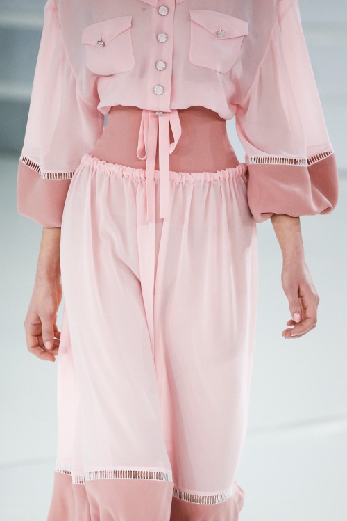 Sex miumiugardens:  Details @ Chanel Spring 14 pictures