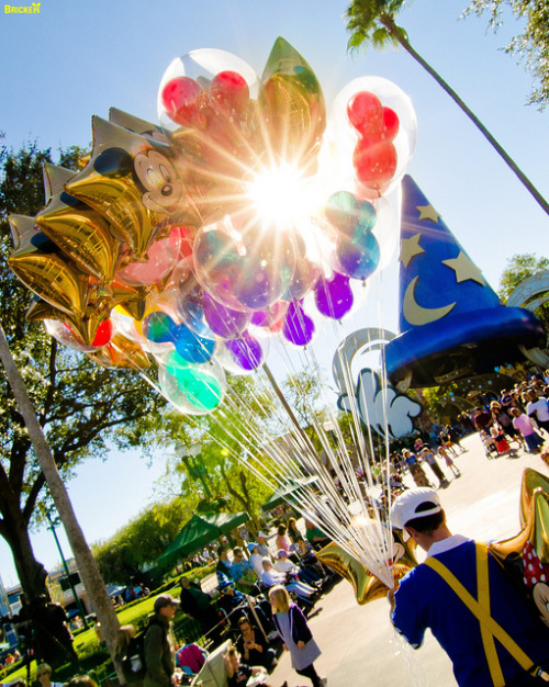 jamaicajin:Disney’s Hollywood Studios - Balloon Piercing Lasers by Tom.Bricker on Flickr.nostalgic H