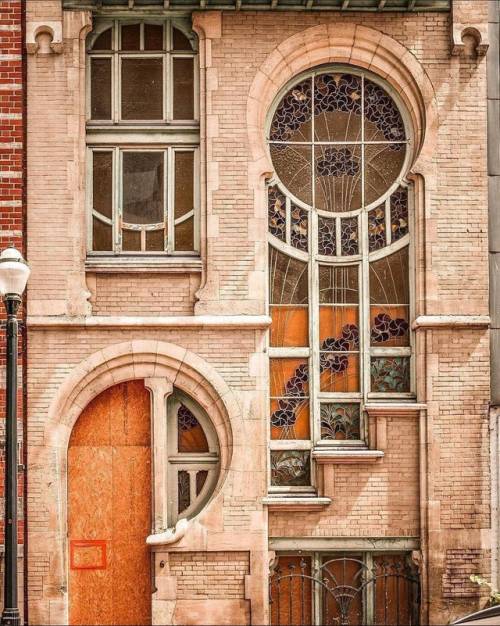 soaveintermezzo: Architettura Art Nouveau di una casa costruita nel 1880 a Bruxelles, in Belgio.
