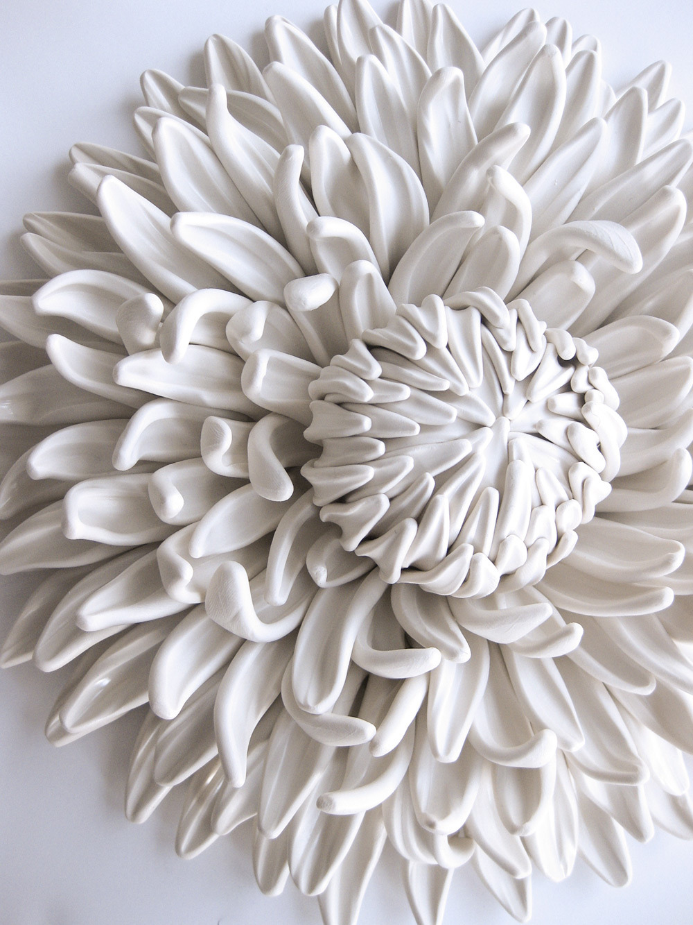 culturenlifestyle:Stunning Ceramic Bouquets Burst with Life by Angela Schwer  California-based