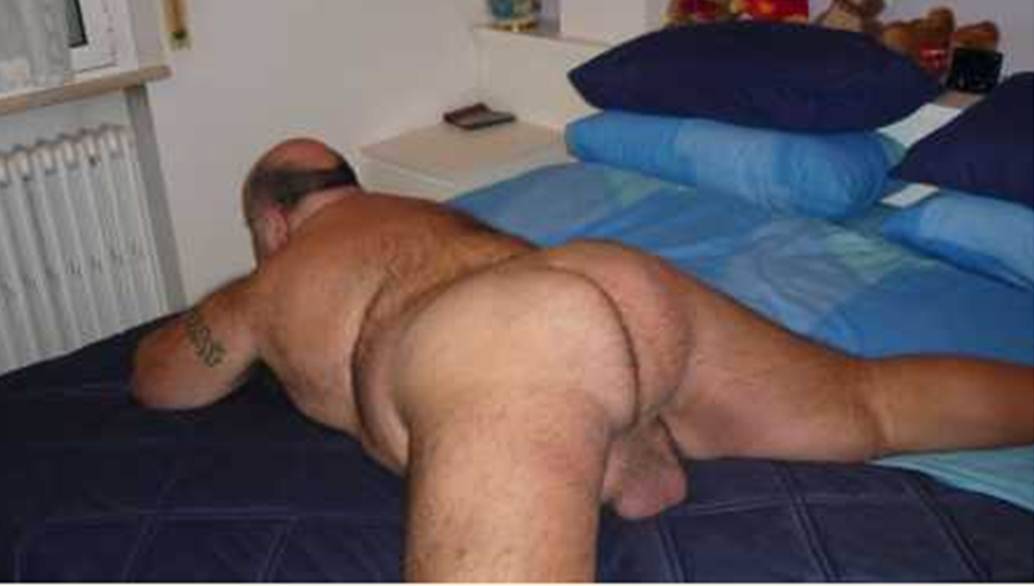 nudedadsandjewelry: Fresh meat for fucking. Can you take a double anal, daddy? 