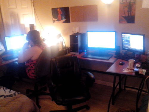 owlizard:  Finally a little tour of our new place. Enjoy :3   NICE! you look adorable btw! 