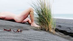 nudusforis:  Nude on black sand beach, trying