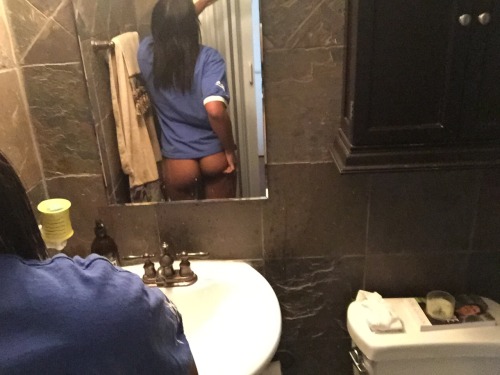 la-babyyk:  morning booty