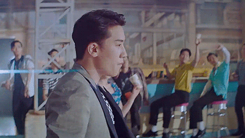 luckyexo:  33/100 Favorite MVs: 1, 2, 3 - SEUNGRI ↳i’ll count to three so you come over