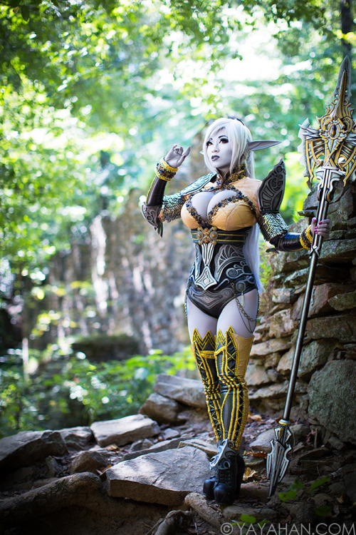 whatimightbecosplaying:  Standing Watch - Dark Elf from Lineage 2 by yayacosplayJoin us on Facebook Do You Like Cosplay Babes?(Source: tempty96.deviantart.com)