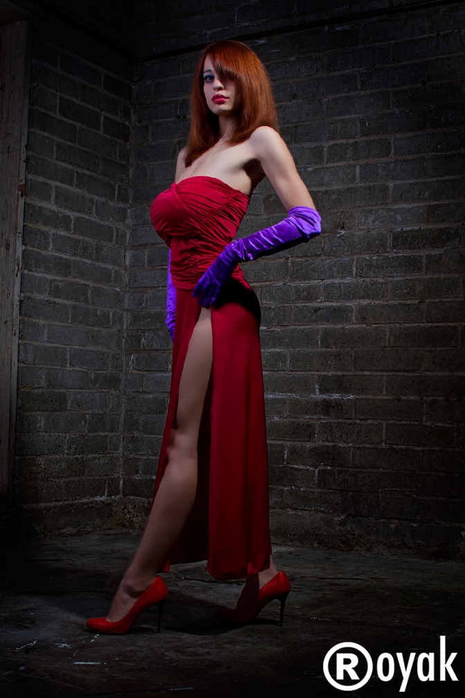 zivinity:  © Disney Jessica Rabbit Cos Play #disney #jessica #rabbit #hugenaturals