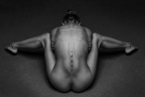 madeoftungsten:  boredpanda:    Russian Photographer Captures The Beauty Of Women’s Bodies With B&W ‘Bodyscapes’    Photographer’s name is Anton Belovodchenko. Anyone know if he has a tumblr? These are stunning. 