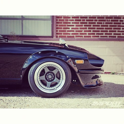 Old school perfection Featuring: Nissan Datsun 280z