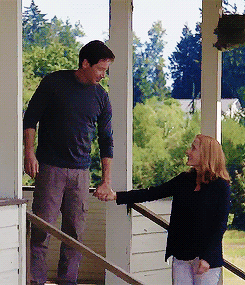 scully1964:  David &amp; Gillian on the set of The X-Files (x). 