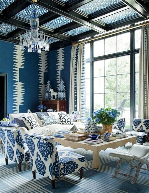 designmeetstyle:  Bold and beautiful. This show-stopping living room was designed around basic blue 