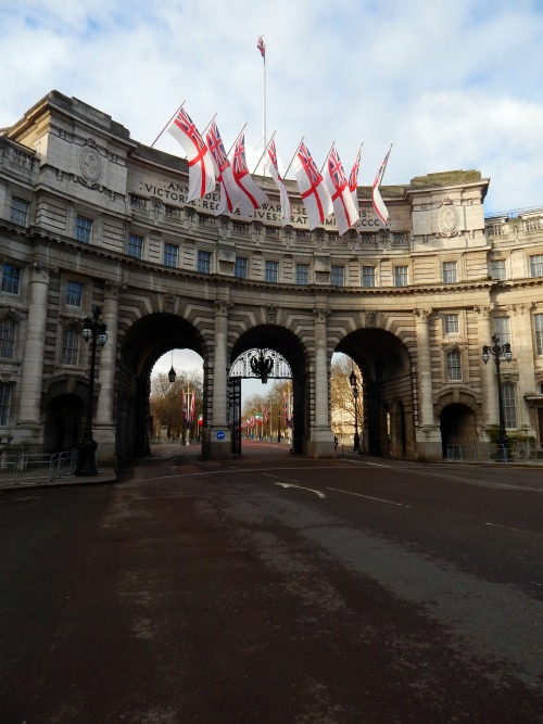 Porn Pics fuckitandmovetobritain:  London- Big Ben/Houses