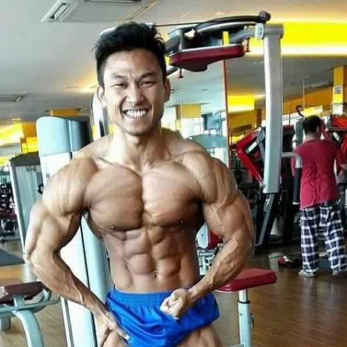 suamivslaki: alexlim86: Muhamad Roszaimi bogel abam2 sado semakin berani tayang pelir Abam sado sang