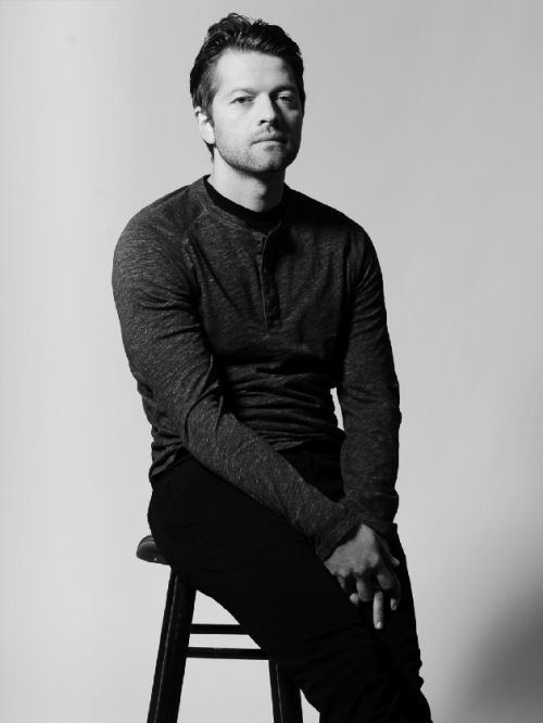 holysuddenappearancesmisha: Misha Collins in Bello #52