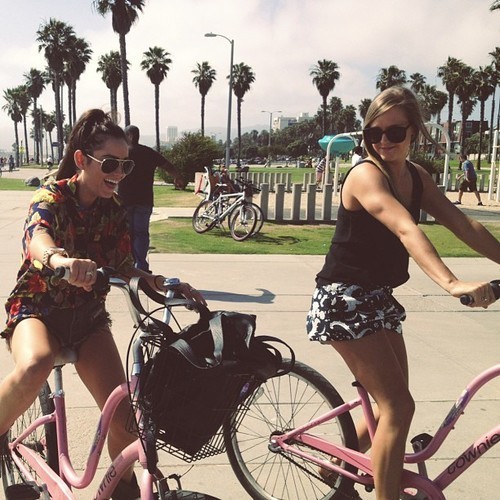 whereismylovestory:  l friend,sun,bike l on We Heart Itweheartit.com/entry/71157788/via/Mario