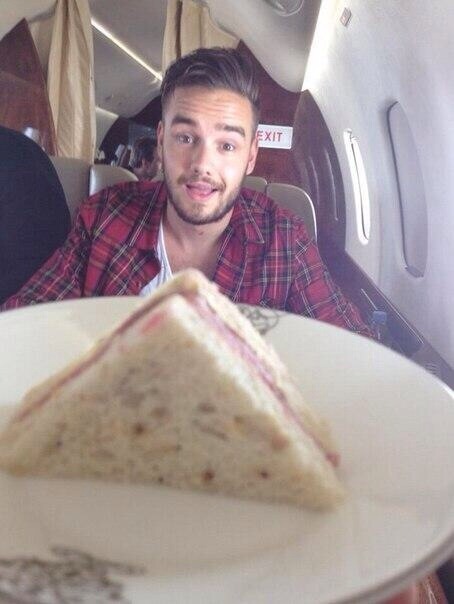 people-talk-shhh:  Liam recently