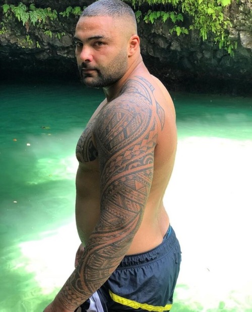 digbyioane:  Island guys with their tats porn pictures