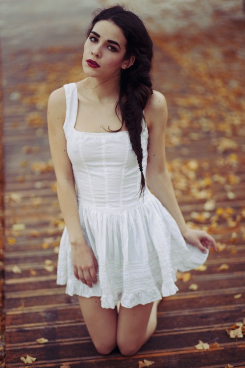 frankiemiles:  by Lara Wernet aka Farbenflut photography, Dortmund, 2013 follow www.facebook.de/MrsFrankieStein http://amillionmilesfromhere.blogspot.de  I need this dress