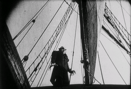 hellyeahhorrormovies:Stills from Nosferatu, 1922.