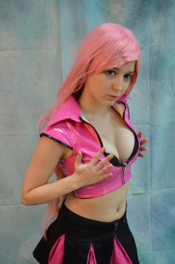 hotcosplaychicks:  Everything is better in pink 14 by everage Check out http://hotcosplaychicks.tumblr.com for more awesome cosplay 