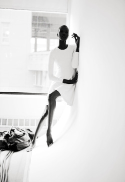 thedoppelganger:  Grace Bol, backstage at